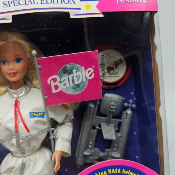Special Edition Astronaut Barbie Doll The Career Collection Acc. Moon Rocks - Picture 2 of 6